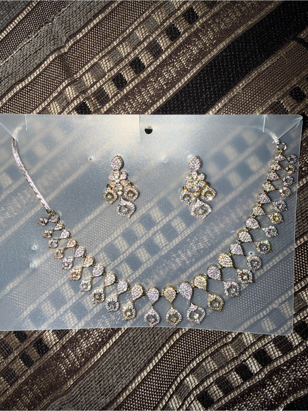 Elegant Two-Tone Crystal Teardrop Necklace & Earrings Set - Silver/Gold